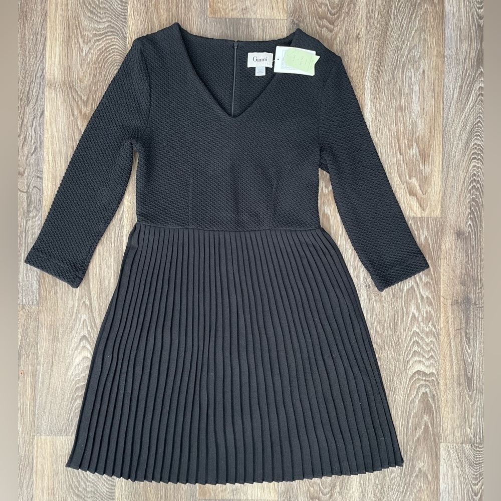 GANNI Anthropologie Black Pleated Dress NWT Size M Textured Knit $158 minimalist